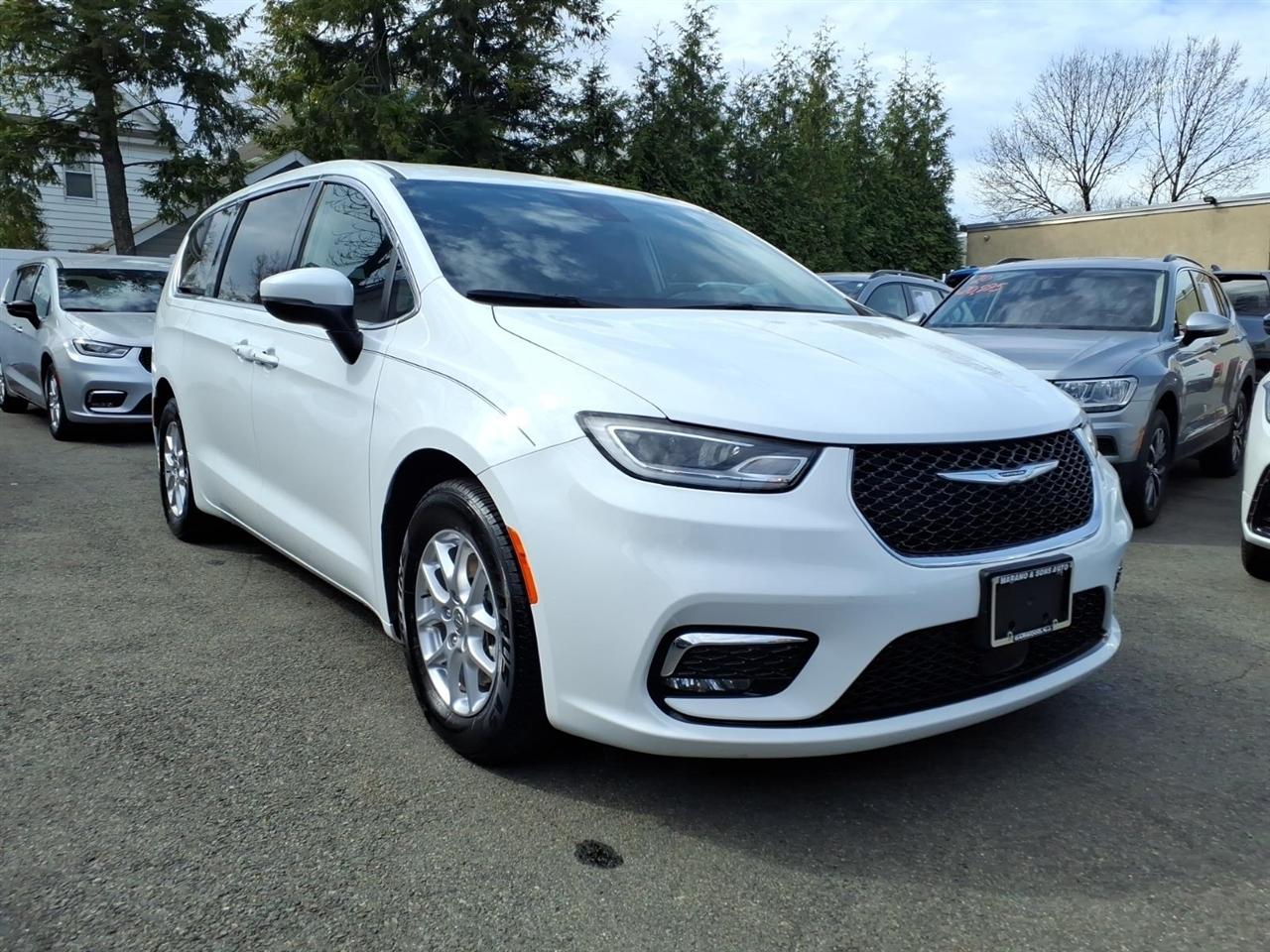 Chrysler Pacifica Touring L FWD 2023