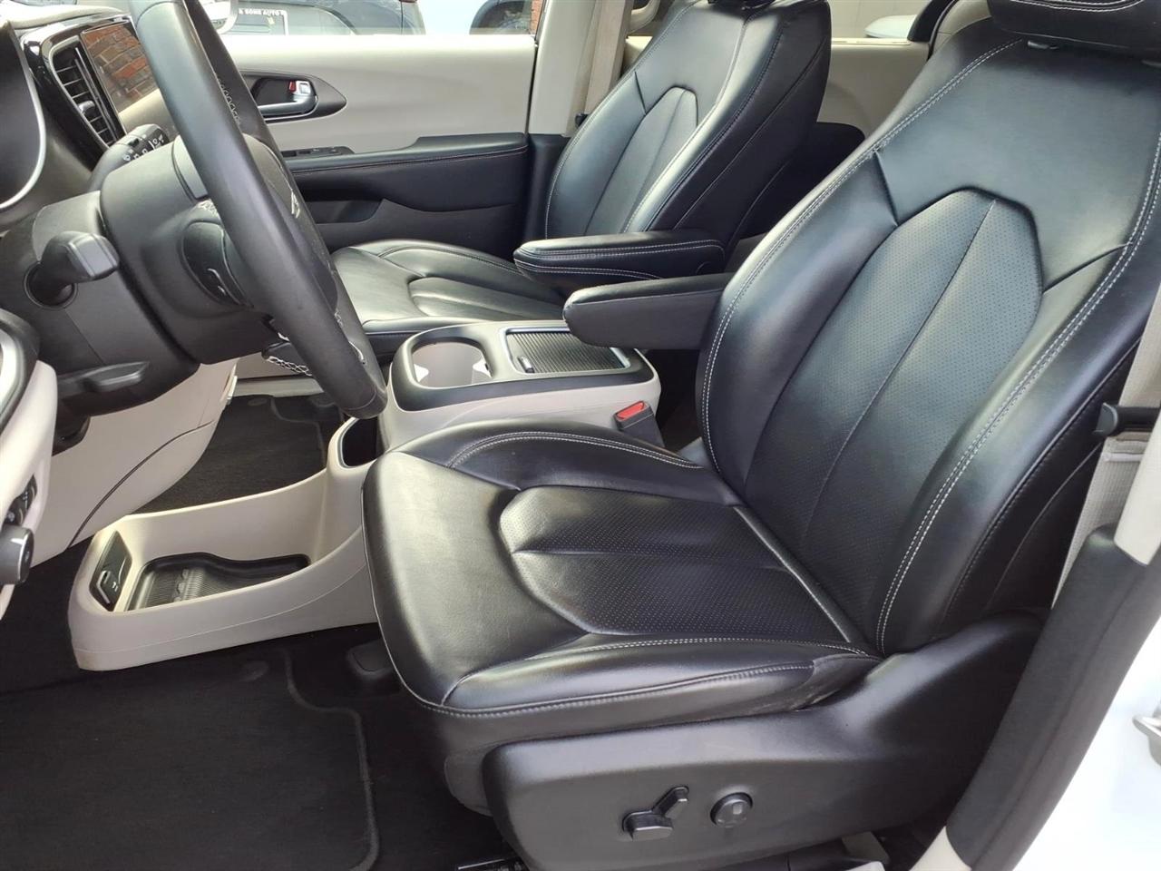 Chrysler Pacifica Touring L FWD 2023