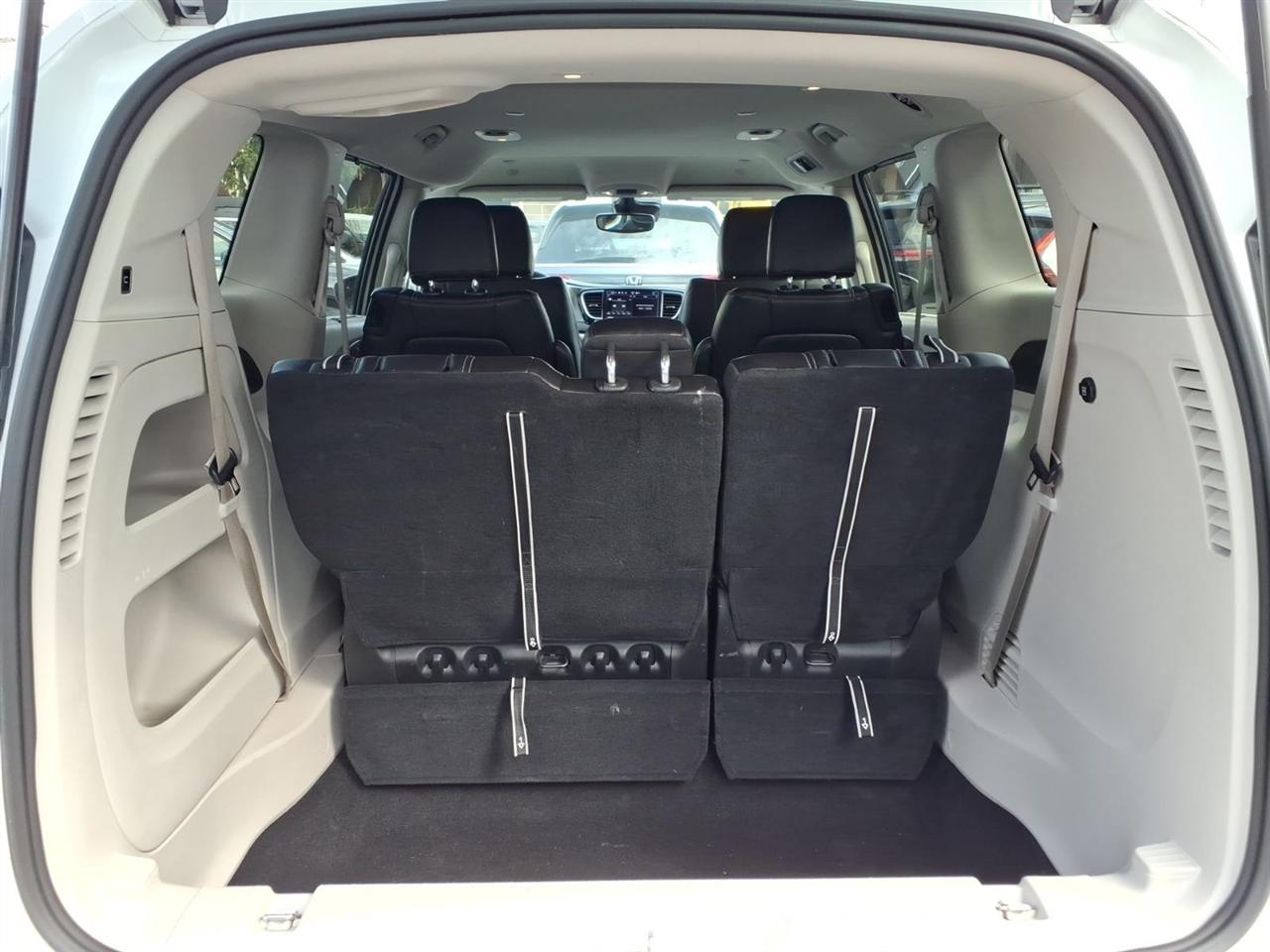 Chrysler Pacifica Touring L FWD 2023