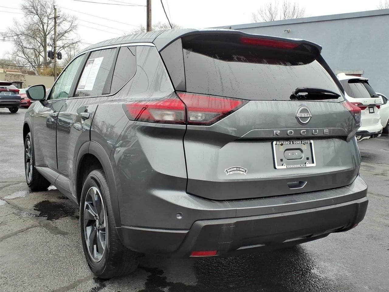 Nissan Rogue FWD SV 2025