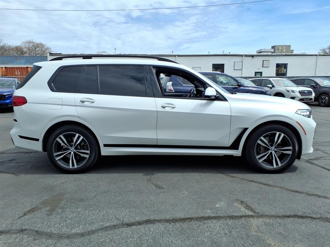 BMW X7 xDrive40i Sports Activity Vehicle 2022