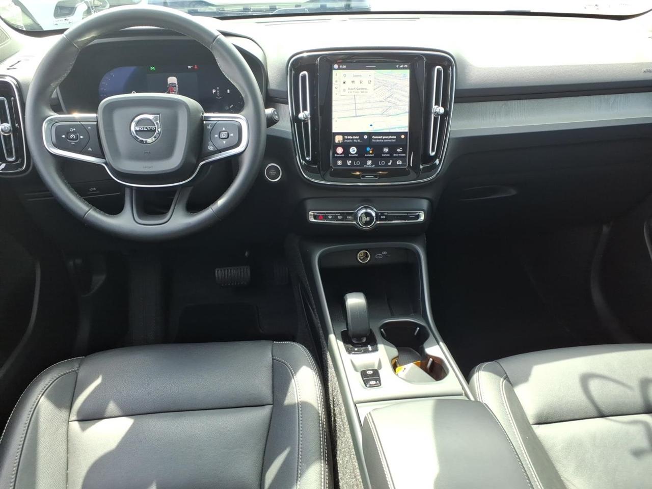 Volvo XC40 B5 AWD Core Bright Theme 2025