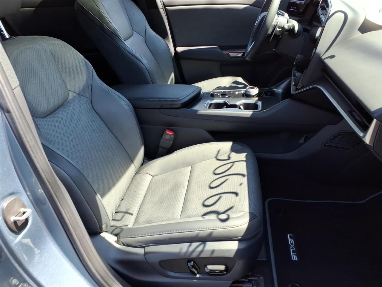 Lexus RZ RZ 300e Luxury FWD 2024