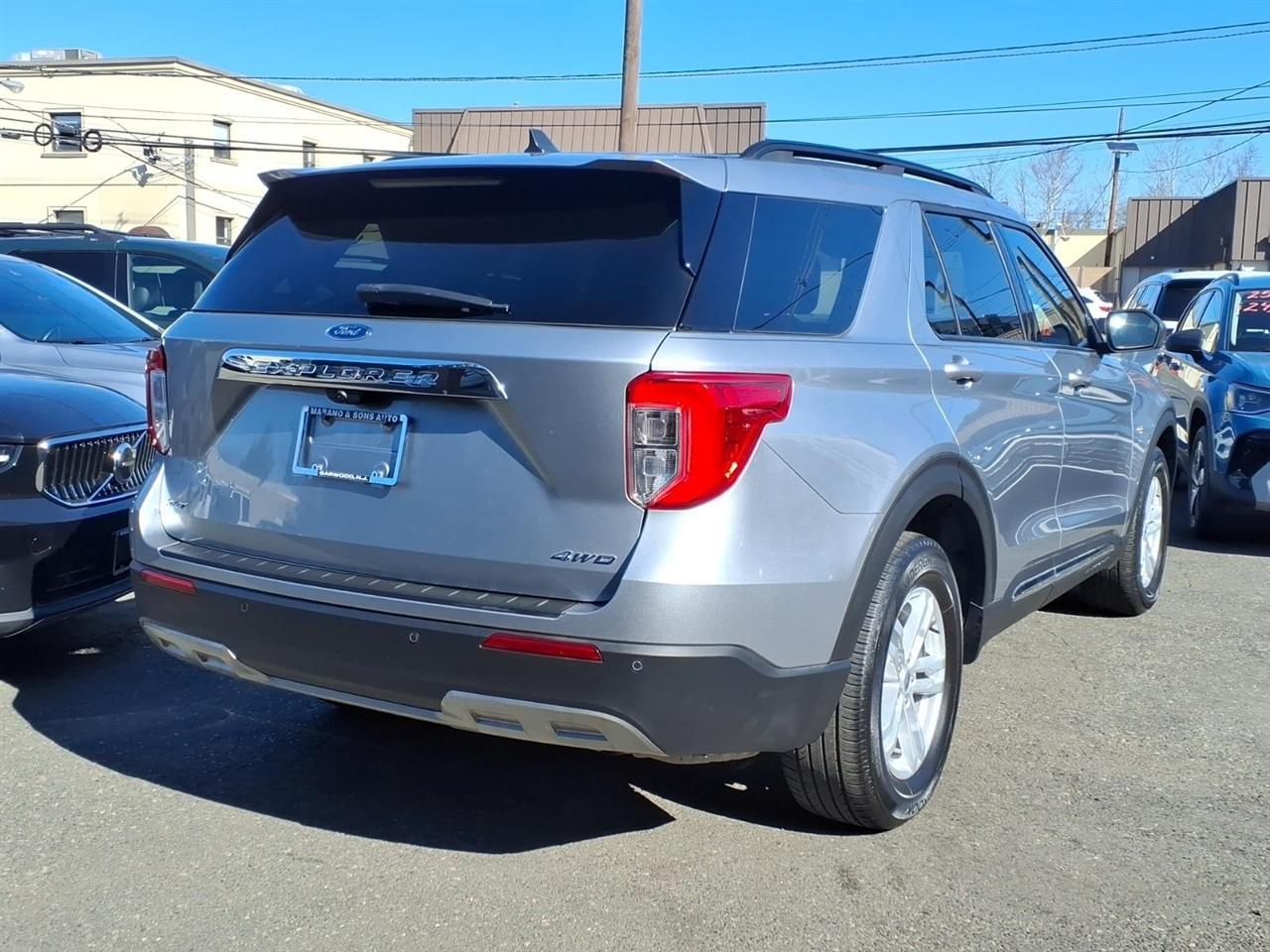 Ford Explorer XLT 4WD 2022