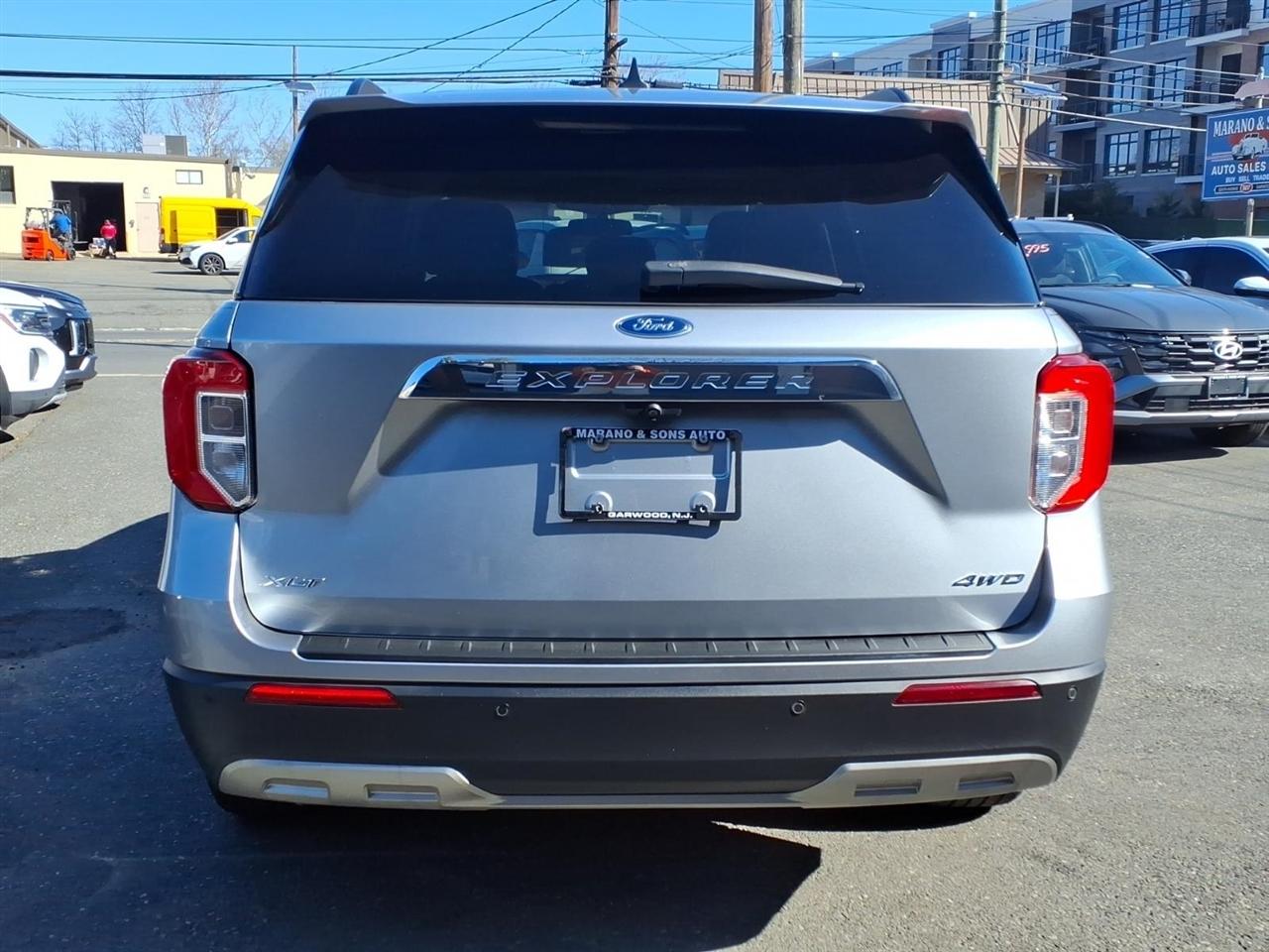 Ford Explorer XLT 4WD 2022