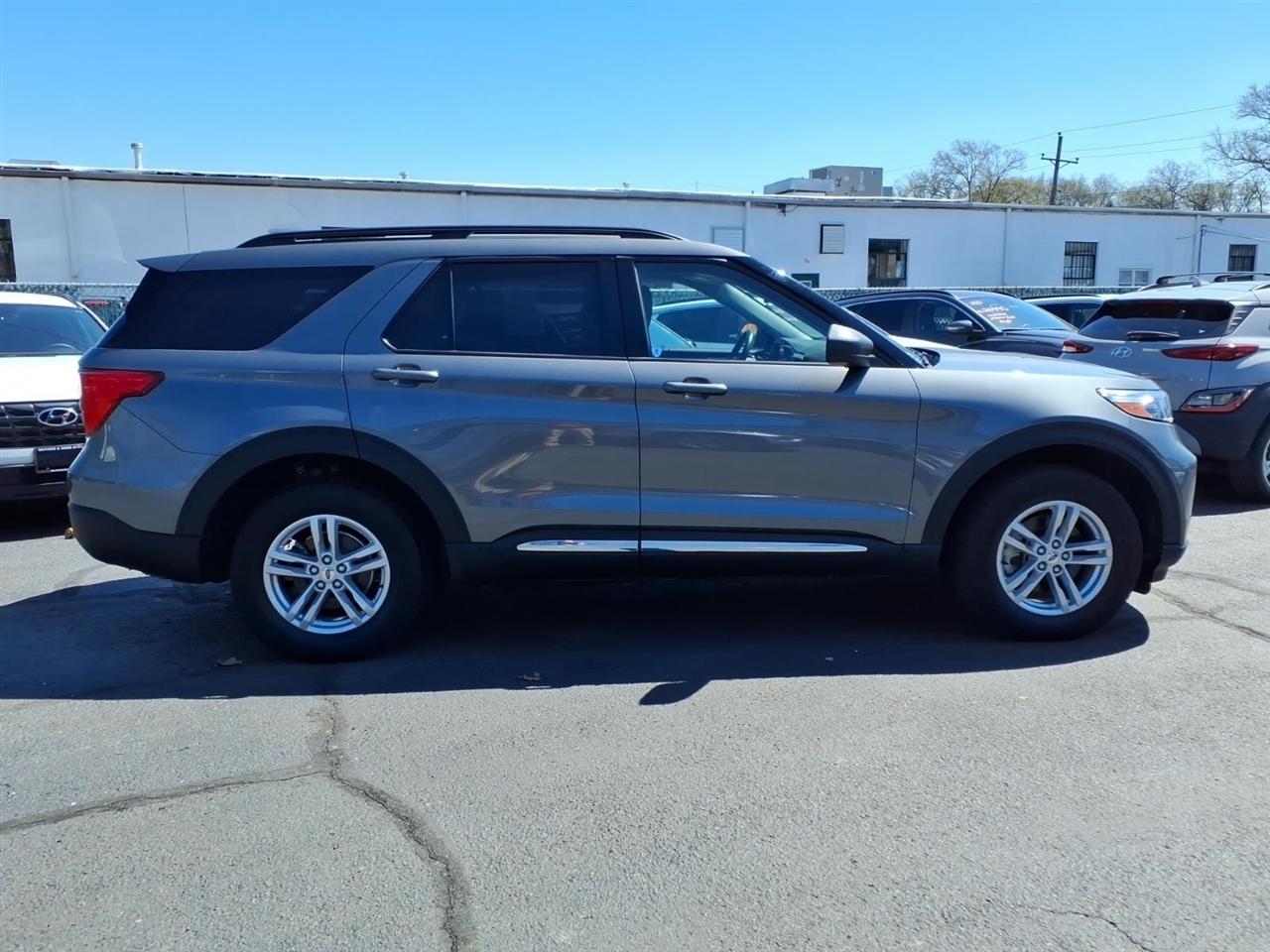 Ford Explorer XLT 4WD 2022