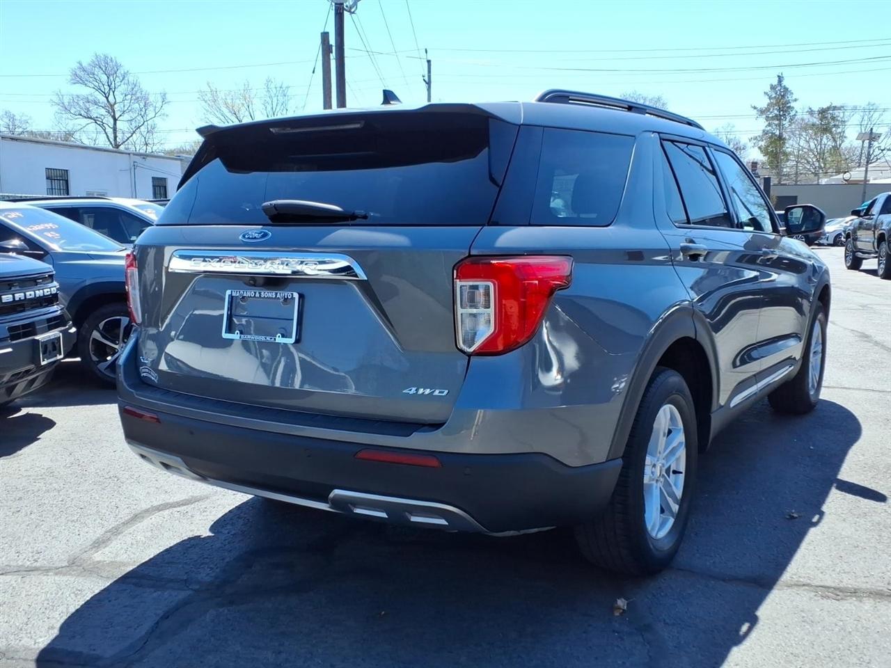 Ford Explorer XLT 4WD 2022