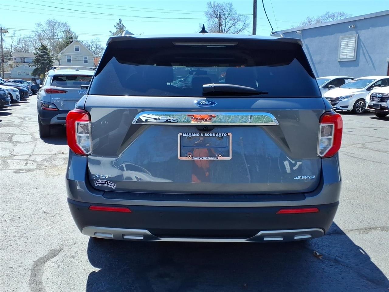 Ford Explorer XLT 4WD 2022