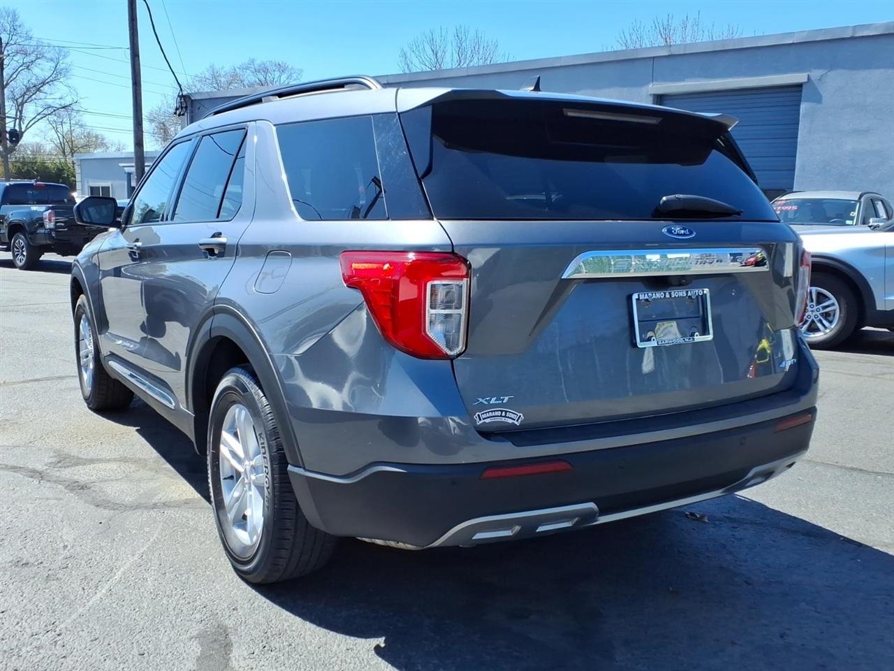 Ford Explorer XLT 4WD 2022