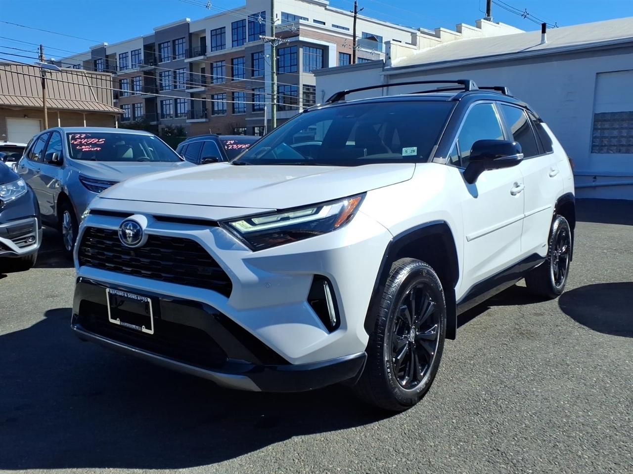 Toyota RAV4 Hybrid XSE AWD (Natl) 2023