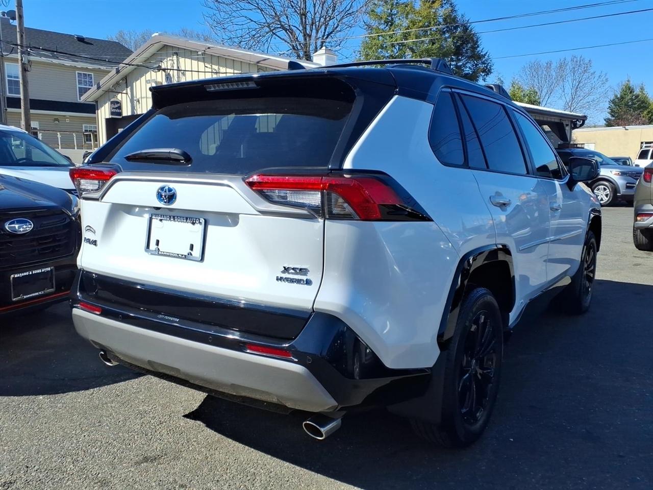 Toyota RAV4 Hybrid XSE AWD (Natl) 2023