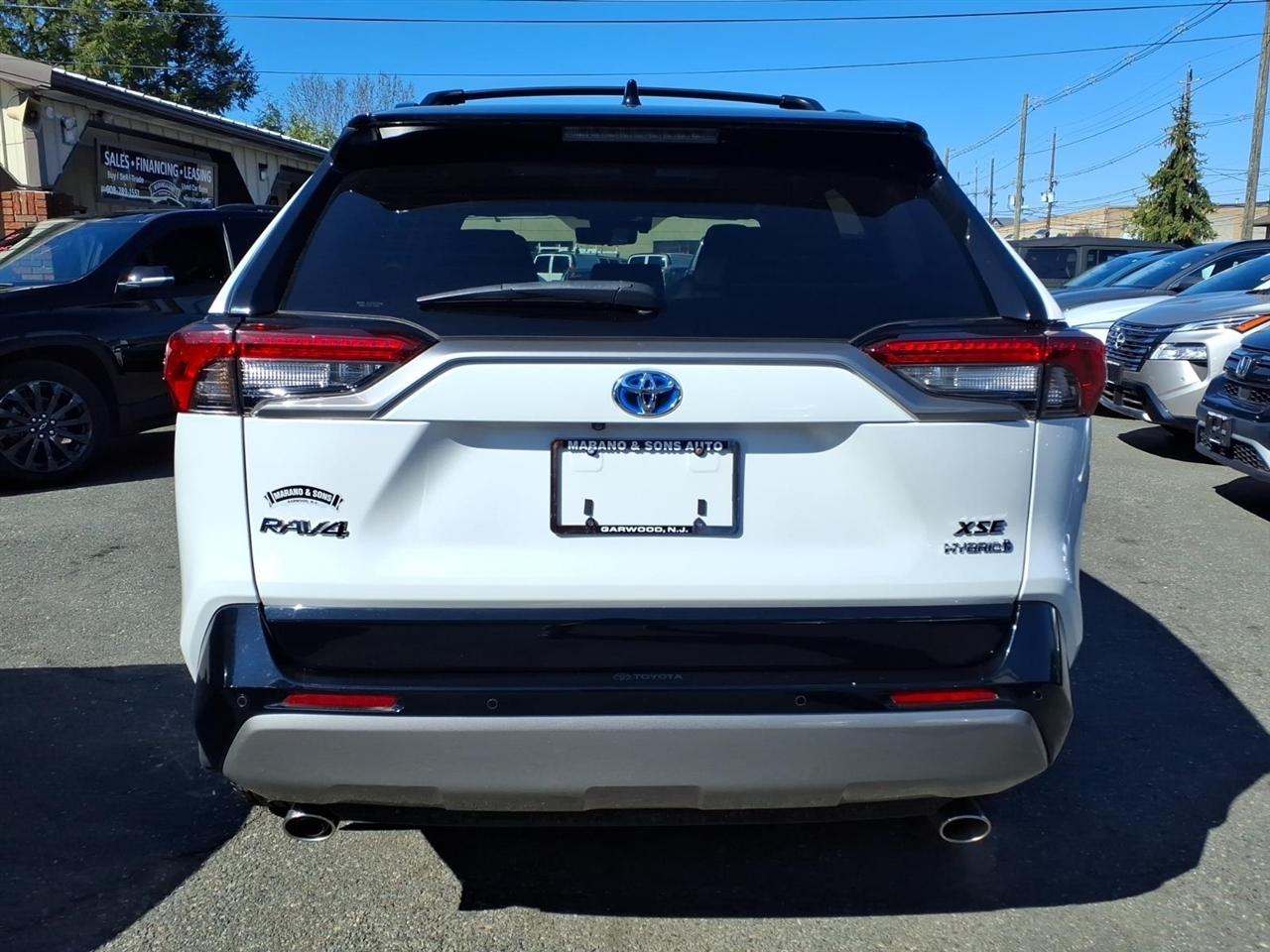 Toyota RAV4 Hybrid XSE AWD (Natl) 2023