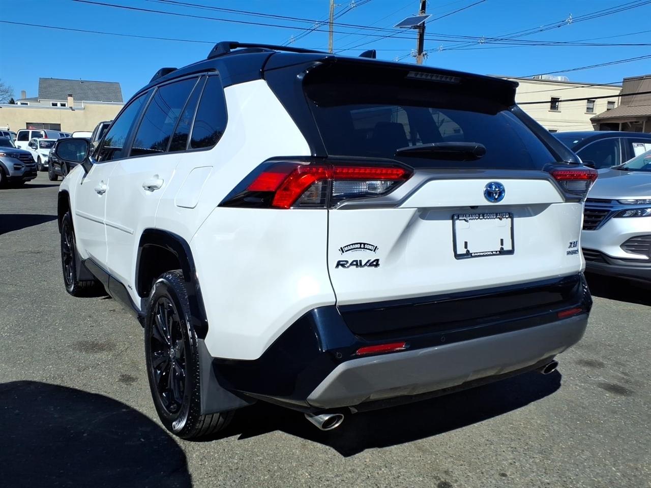 Toyota RAV4 Hybrid XSE AWD (Natl) 2023