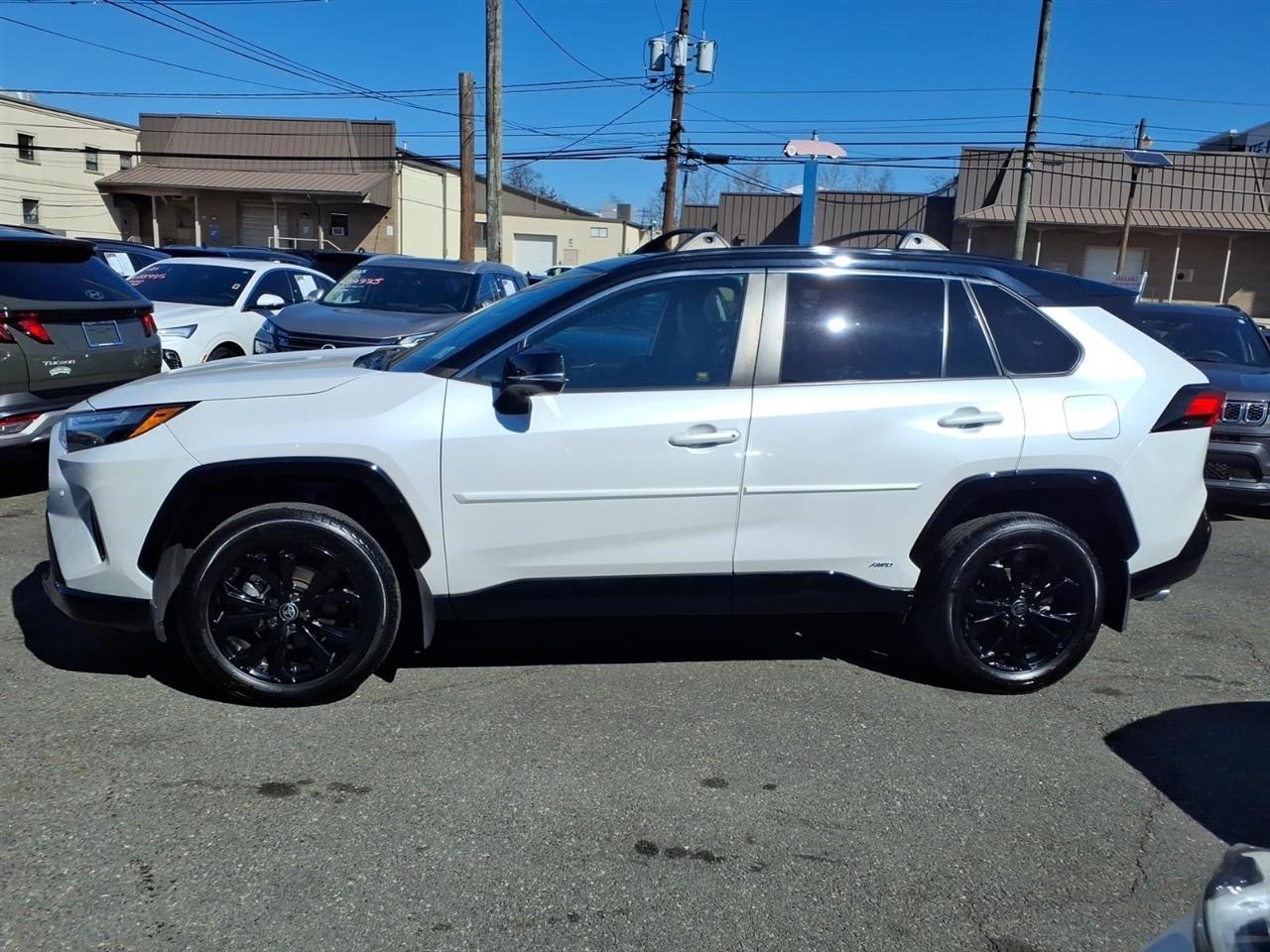 Toyota RAV4 Hybrid XSE AWD (Natl) 2023