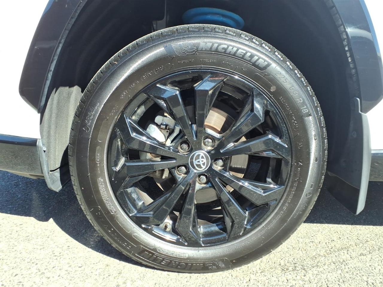 Toyota RAV4 Hybrid XSE AWD (Natl) 2023