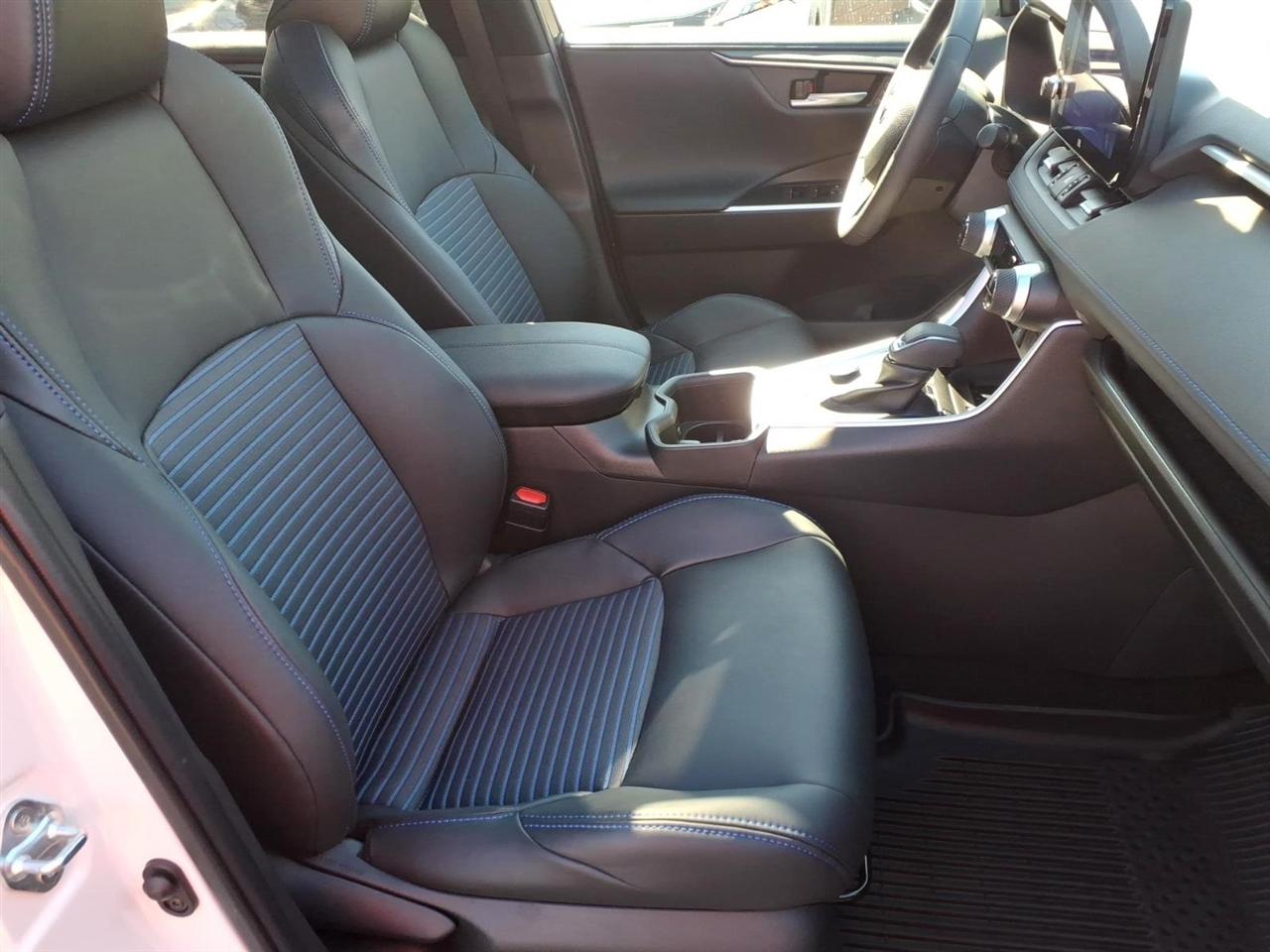 Toyota RAV4 Hybrid XSE AWD (Natl) 2023