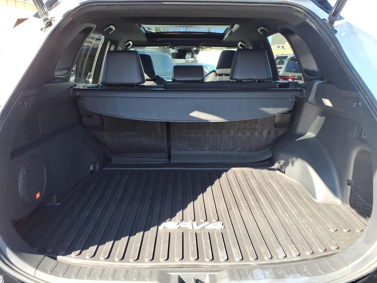 Toyota RAV4 Hybrid XSE AWD (Natl) 2023