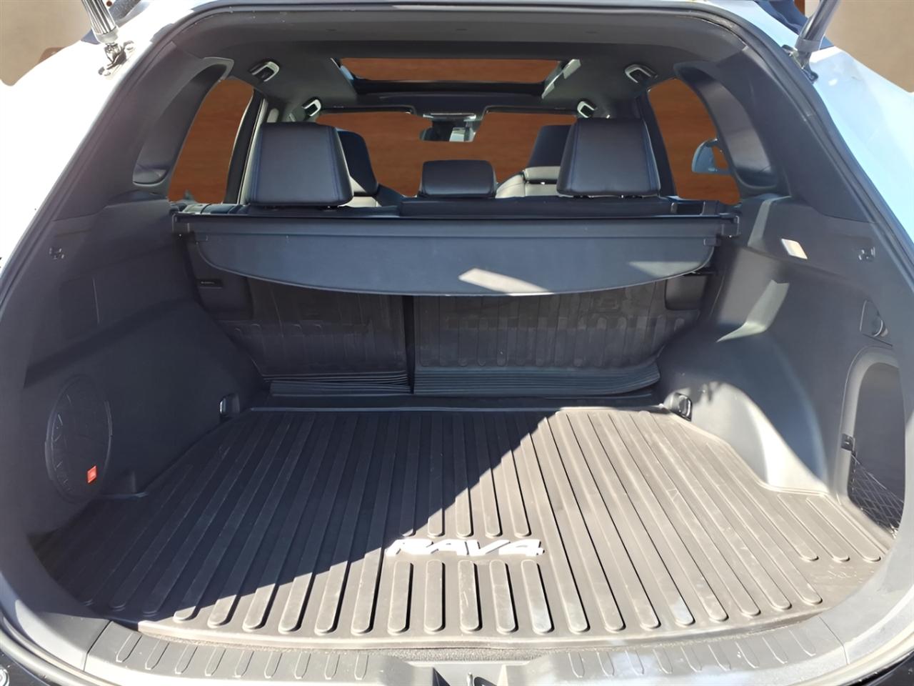 Toyota RAV4 Hybrid XSE AWD (Natl) 2023