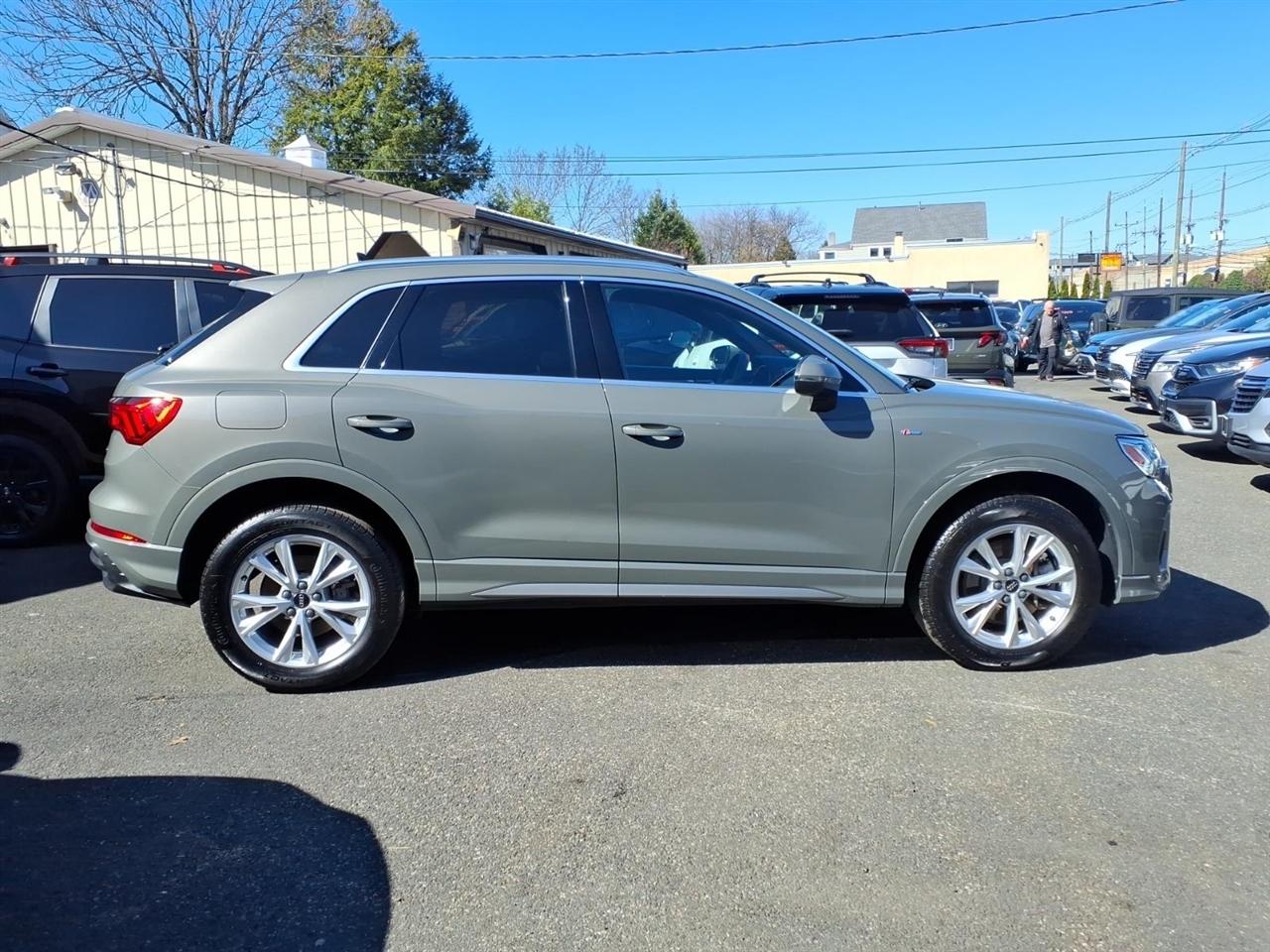 Audi Q3 S line Premium 45 TFSI quattro 2025