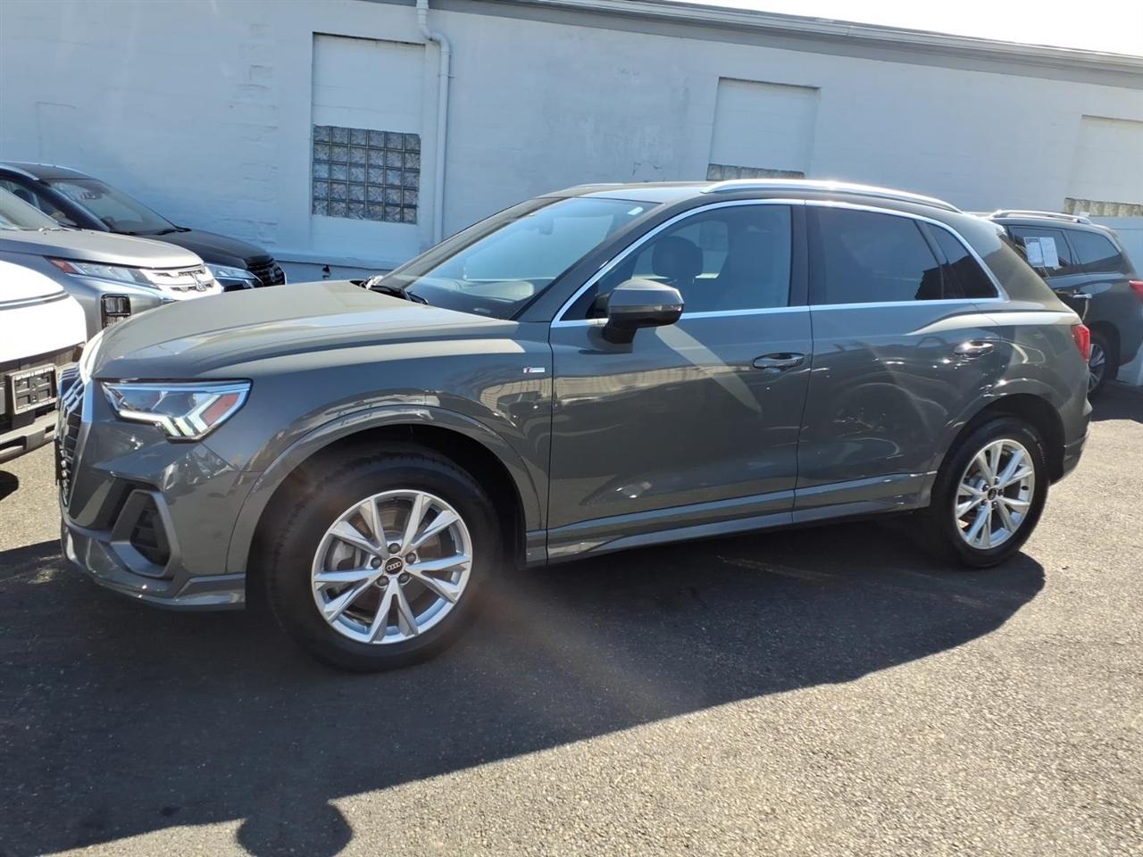Audi Q3 S line Premium 45 TFSI quattro 2025