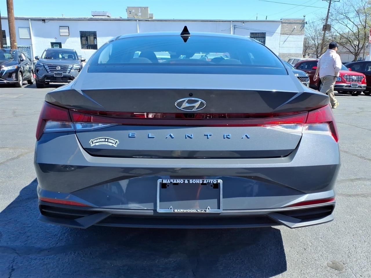 Hyundai Elantra SEL IVT 2023