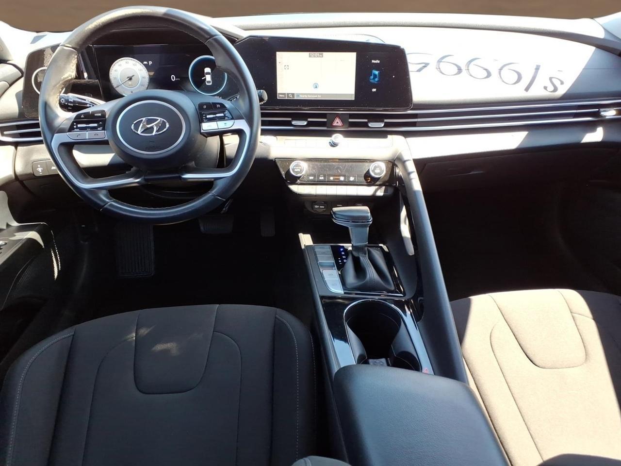 Hyundai Elantra SEL IVT 2023