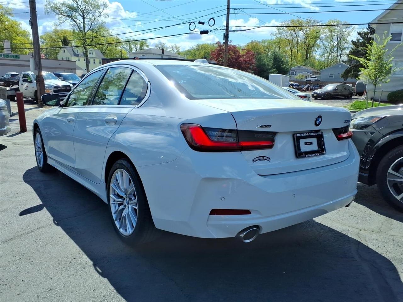 BMW 3 Series 330i xDrive Sedan 2024