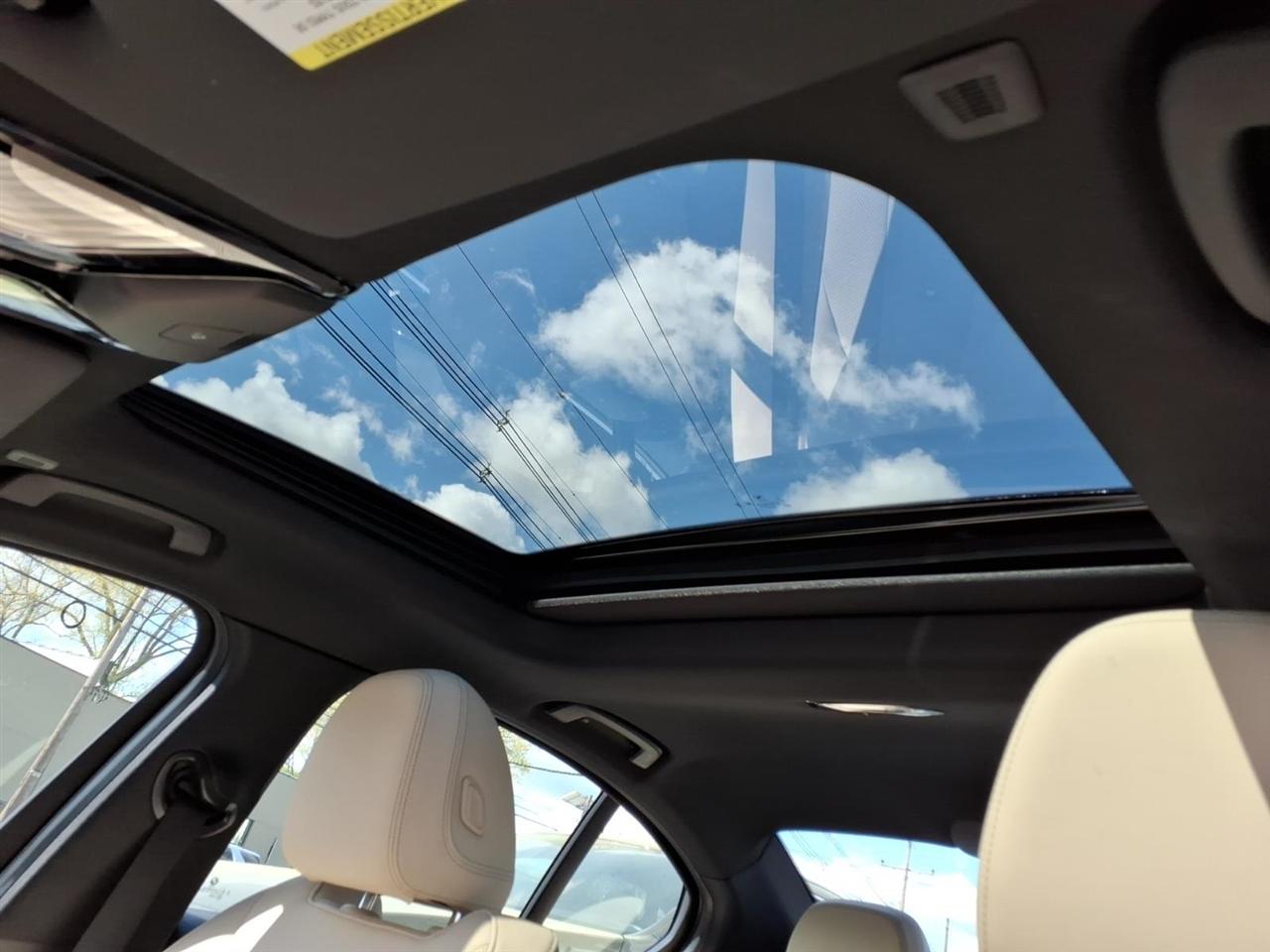 BMW 3 Series 330i xDrive Sedan 2024