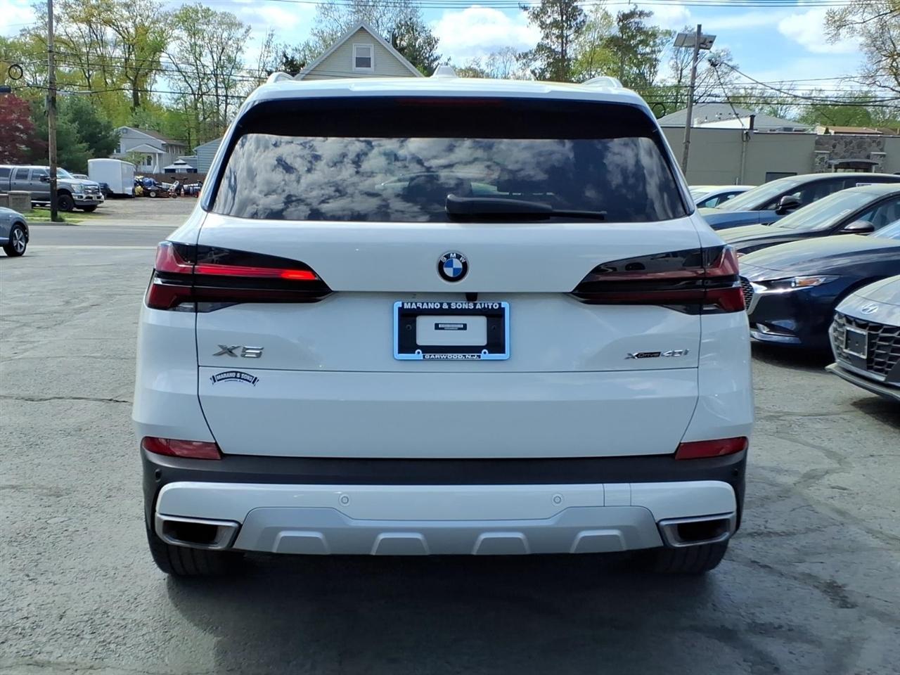 BMW X5 xDrive40i Sports Activity Vehicle 2024