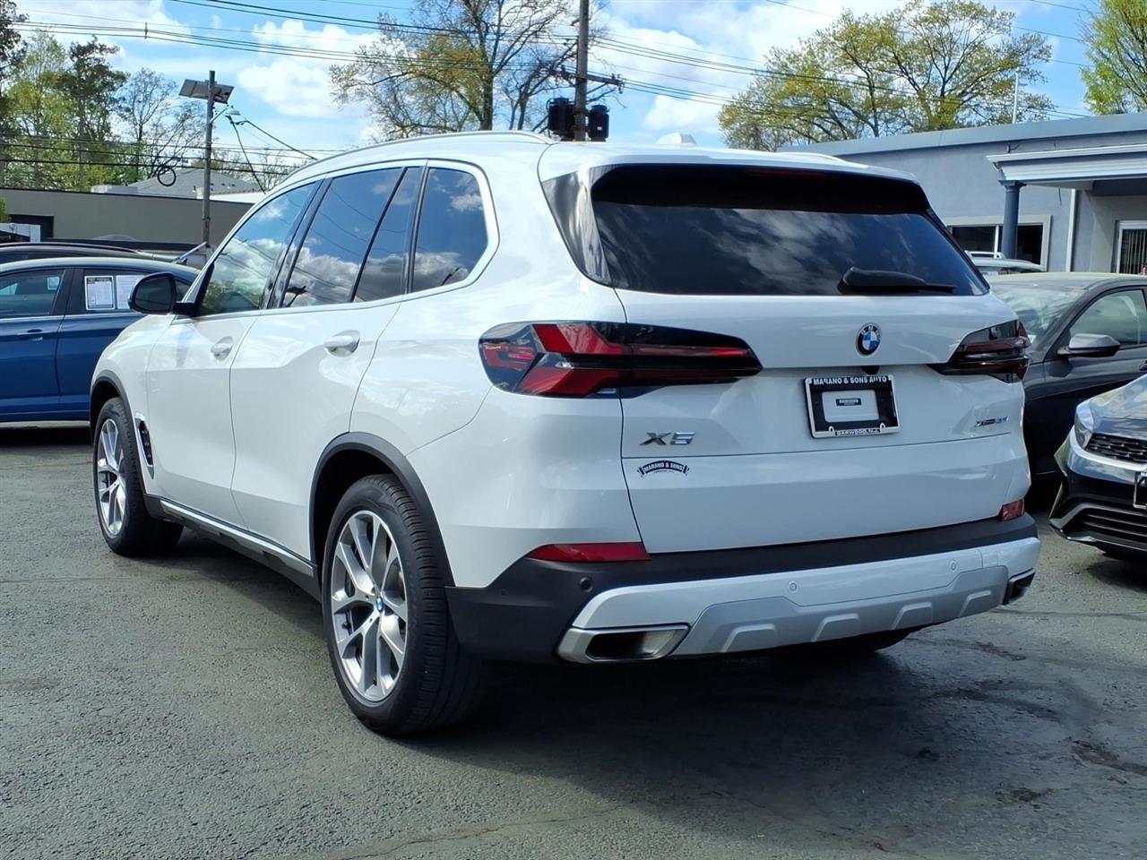 BMW X5 xDrive40i Sports Activity Vehicle 2024