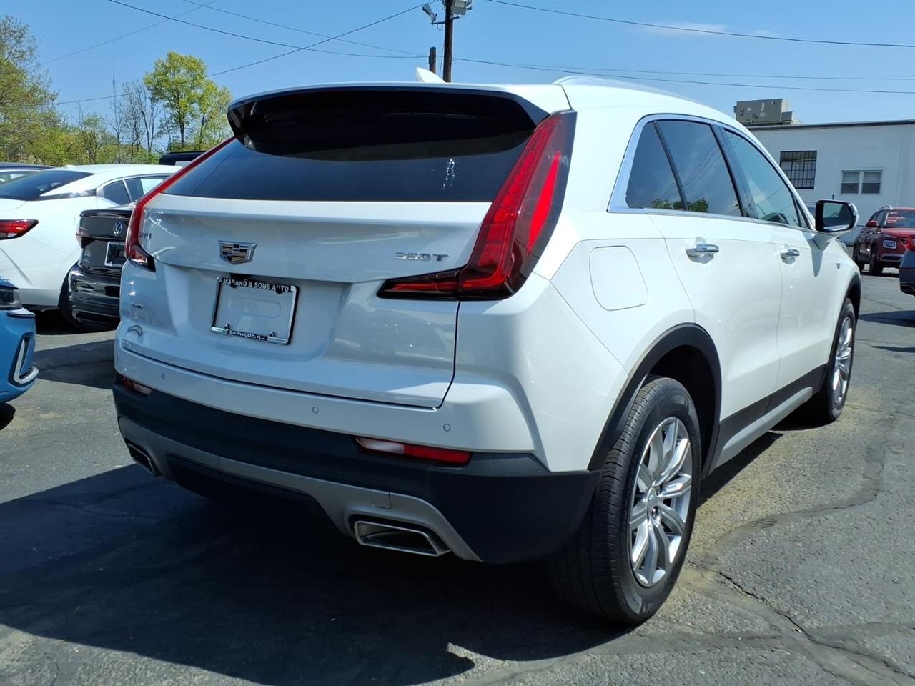 Cadillac XT4 AWD 4dr Premium Luxury 2023