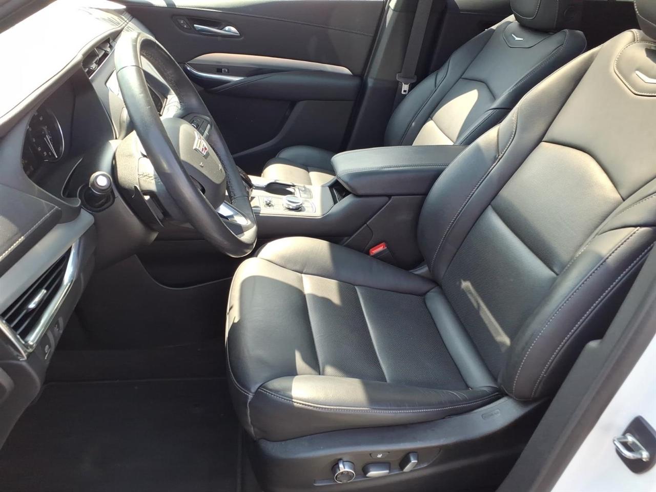 Cadillac XT4 AWD 4dr Premium Luxury 2023