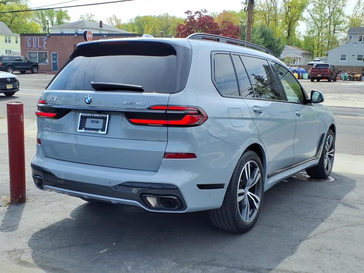 BMW X7 xDrive40i Sports Activity Vehicle 2025