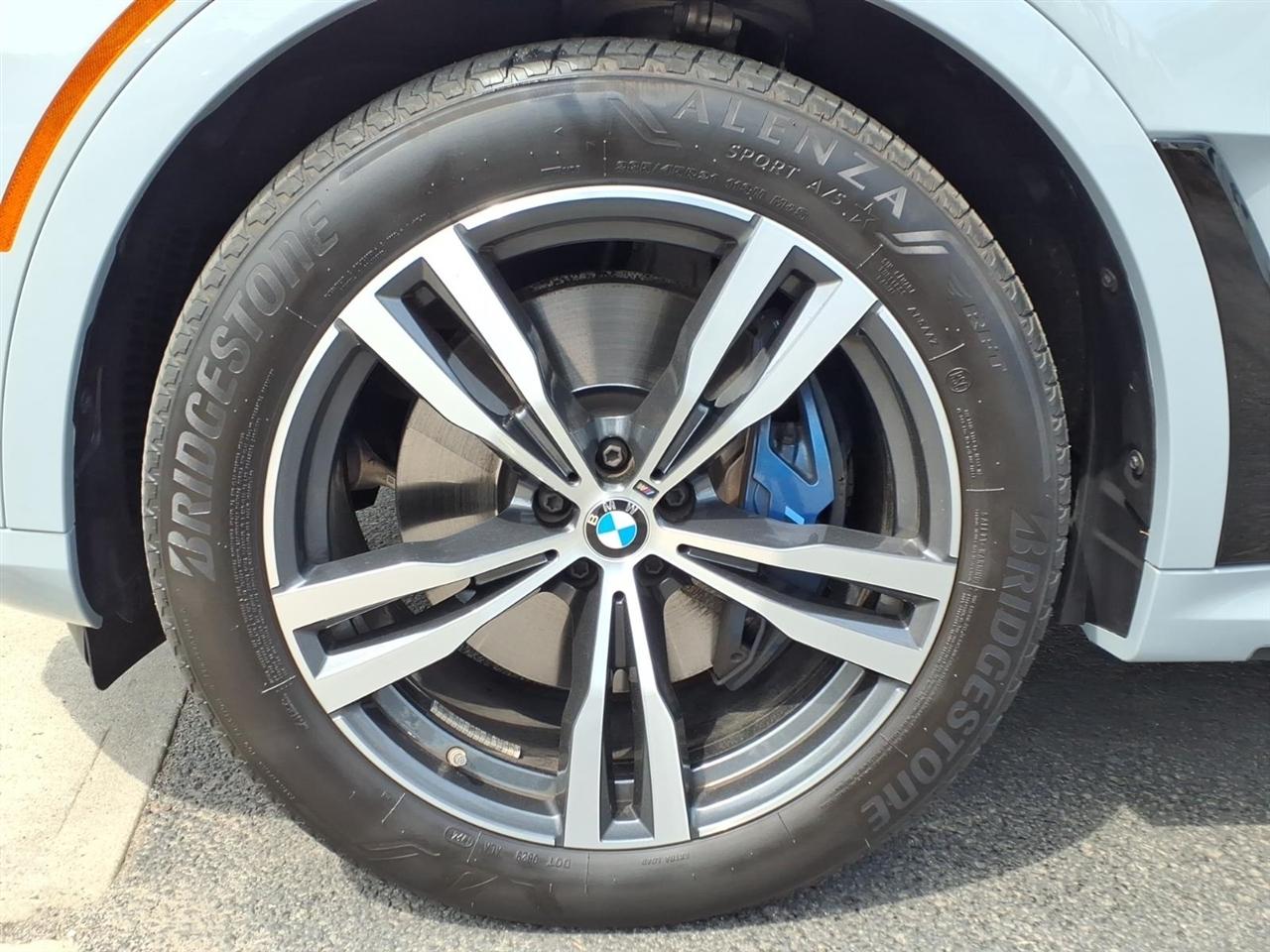 BMW X7 xDrive40i Sports Activity Vehicle 2025