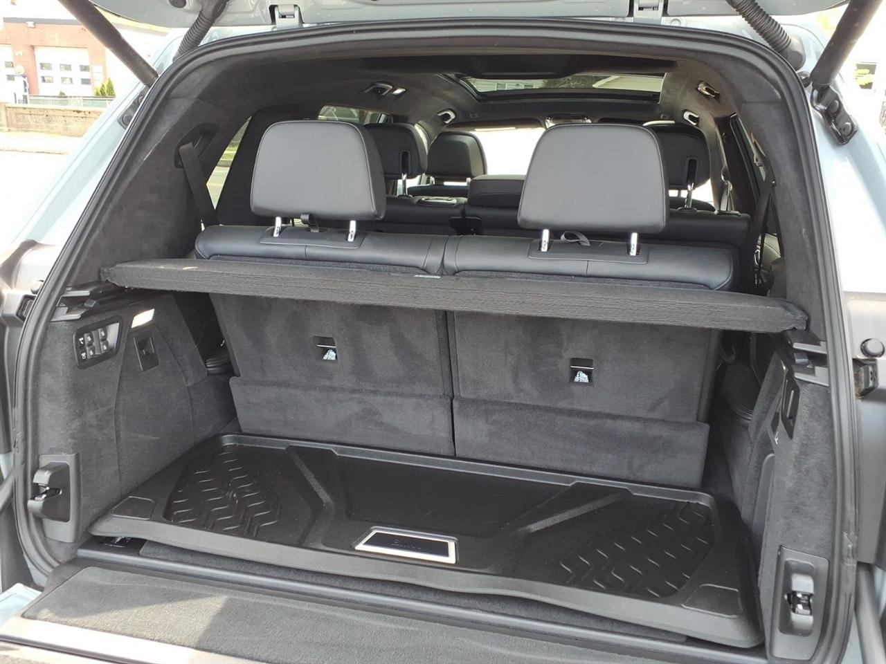 BMW X7 xDrive40i Sports Activity Vehicle 2025