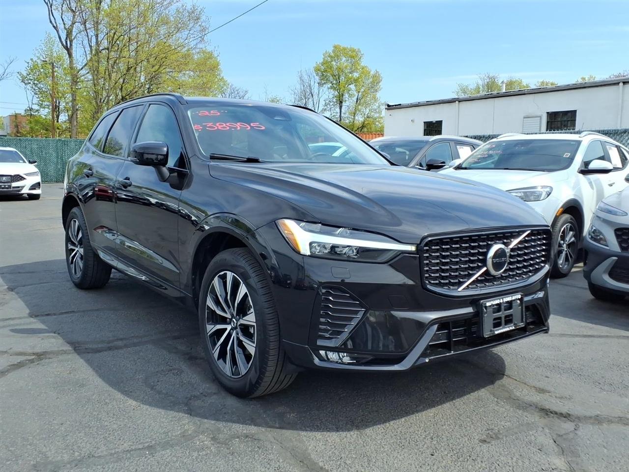 Volvo XC60 B5 AWD Core 2025