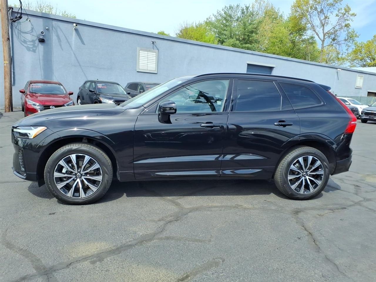 Volvo XC60 B5 AWD Core 2025