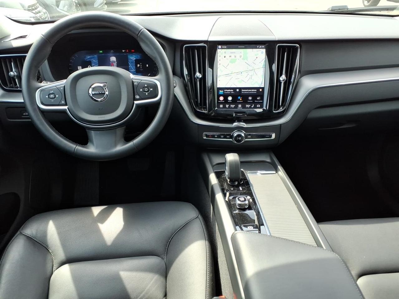 Volvo XC60 B5 AWD Core 2025