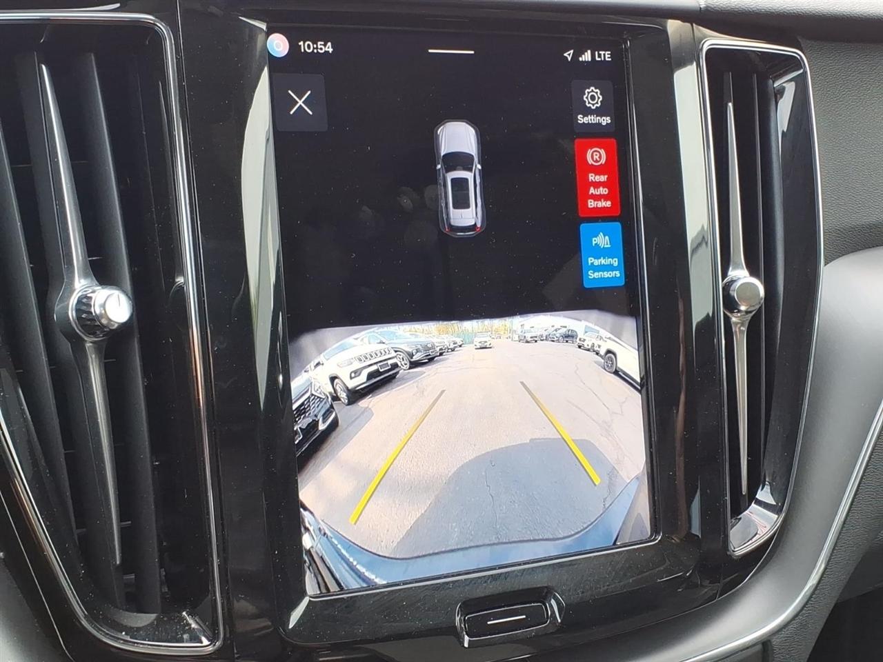 Volvo XC60 B5 AWD Core 2025