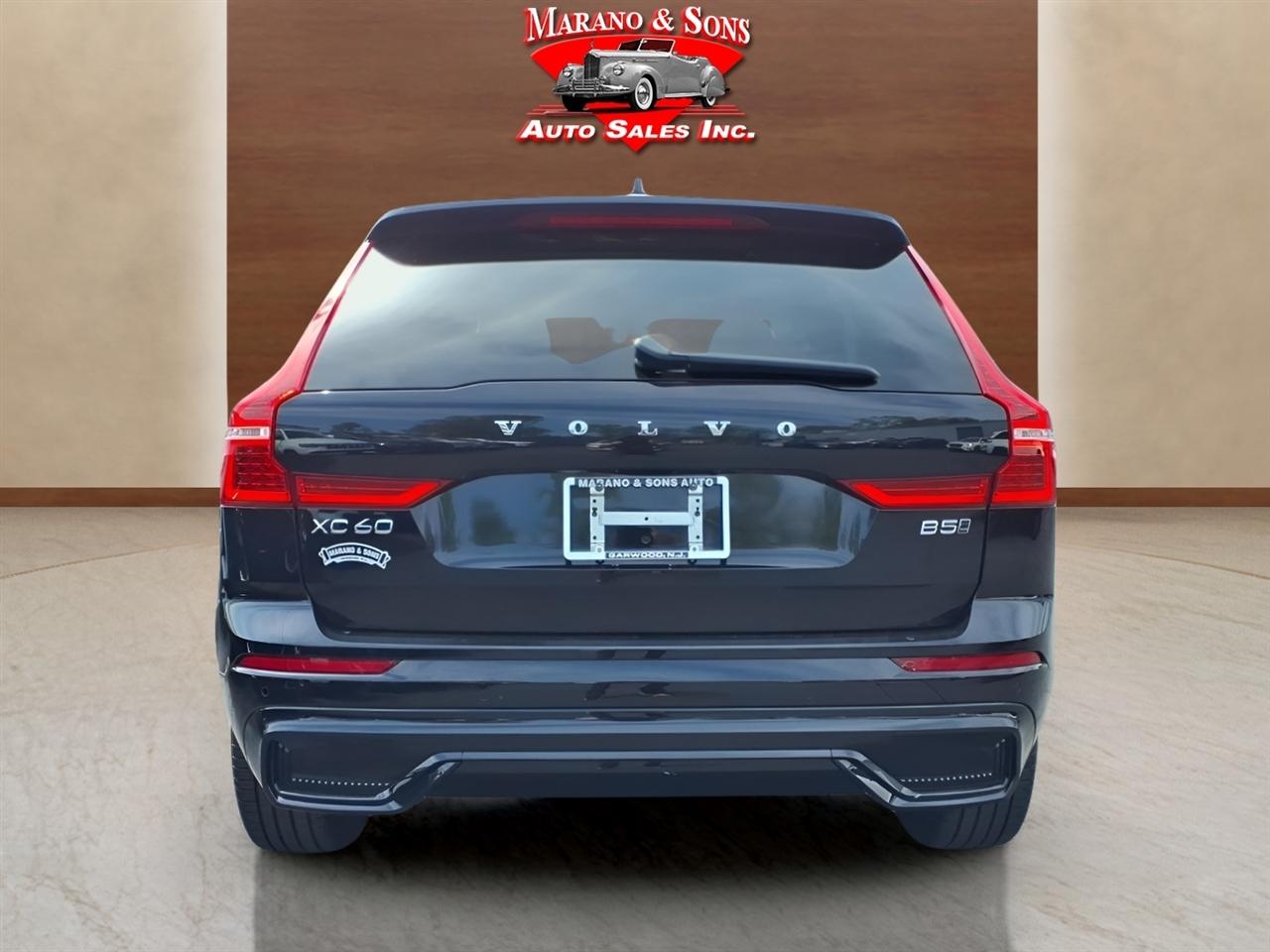 Volvo XC60 B5 AWD Core 2025