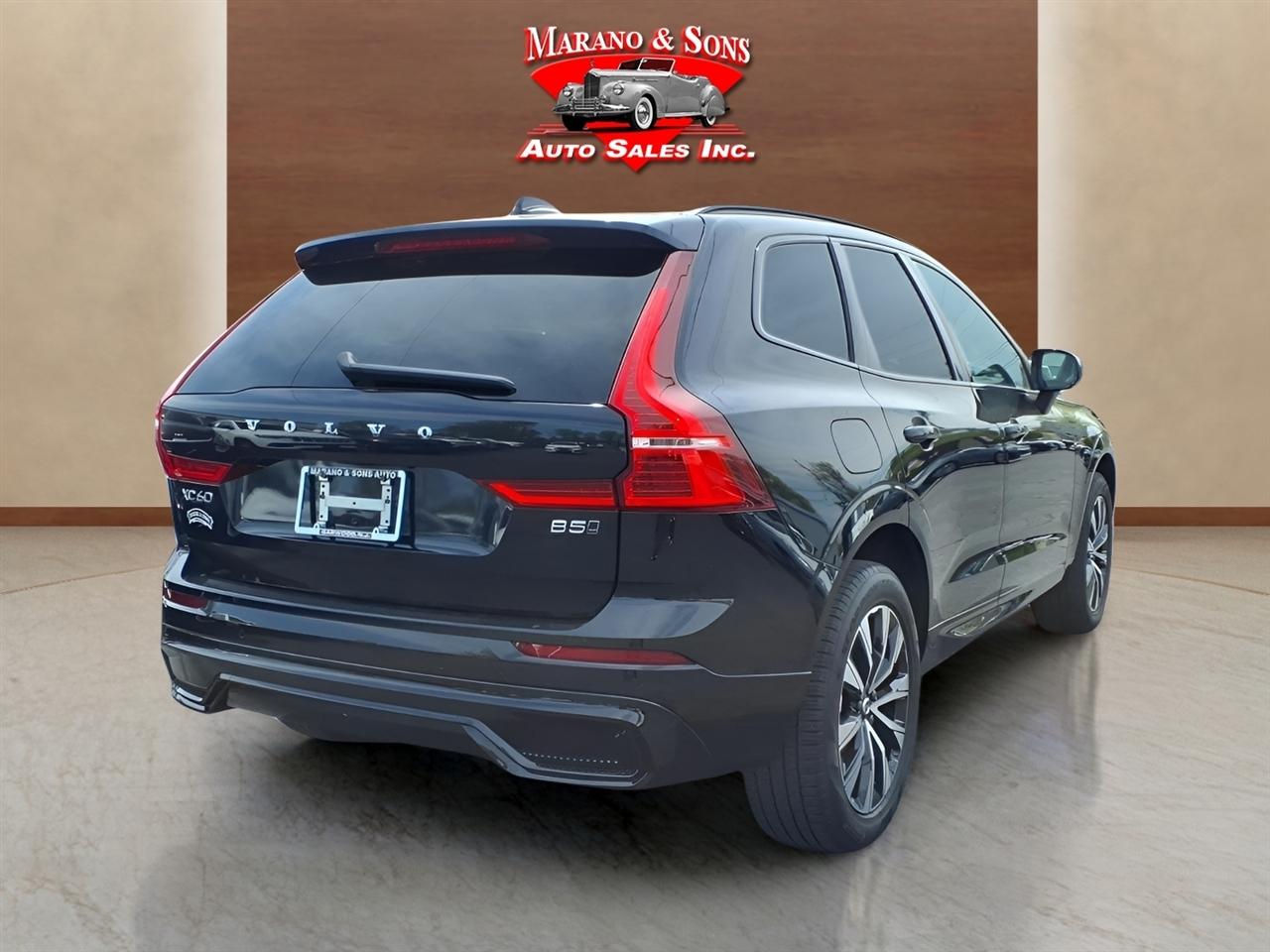 Volvo XC60 B5 AWD Core 2025