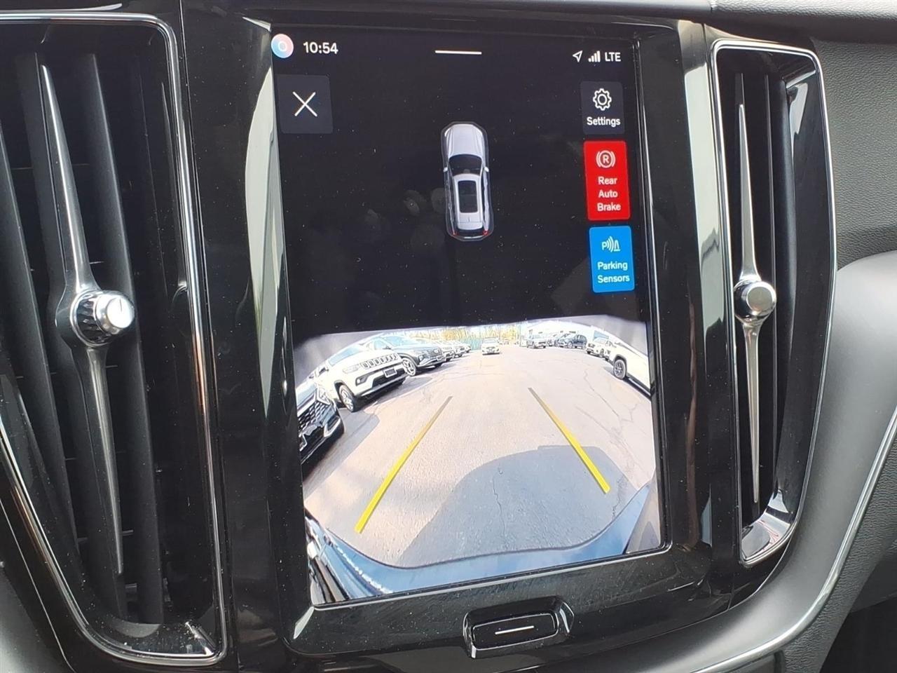 Volvo XC60 B5 AWD Core 2025