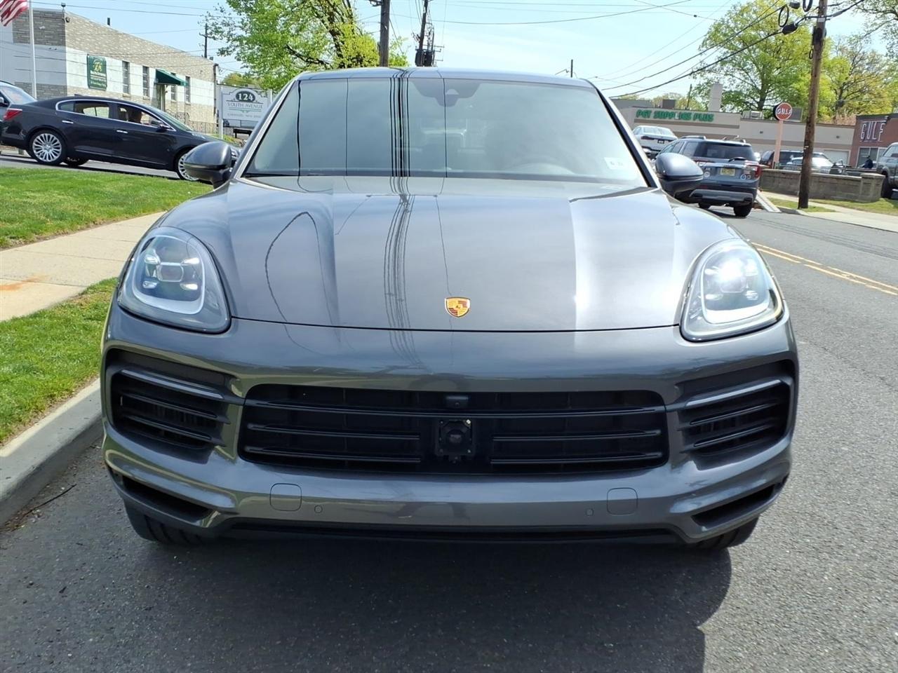 Porsche Cayenne Platinum Edition Hybrid Coupe AWD 2023