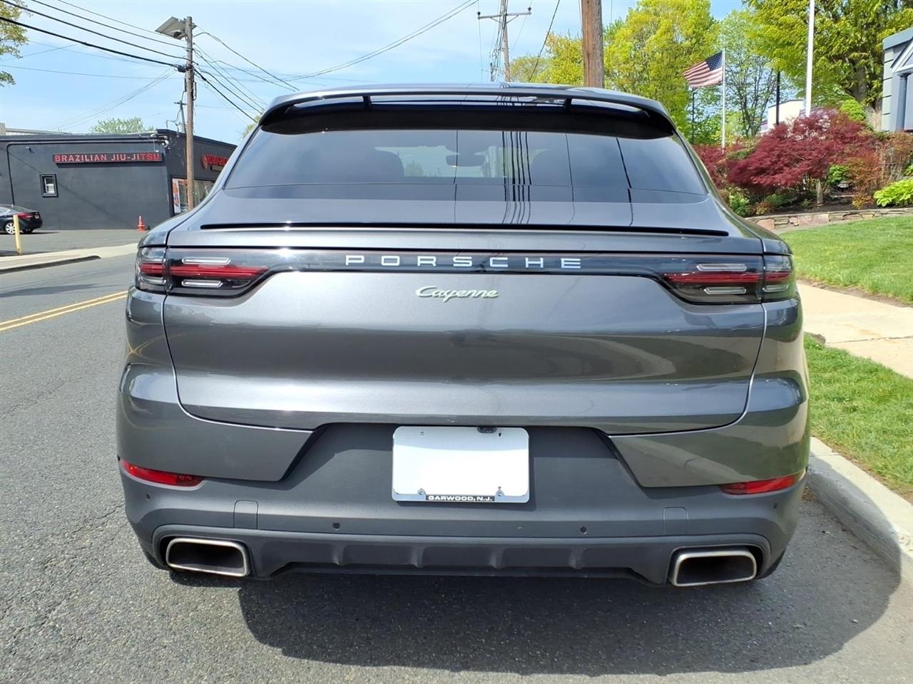 Porsche Cayenne Platinum Edition Hybrid Coupe AWD 2023