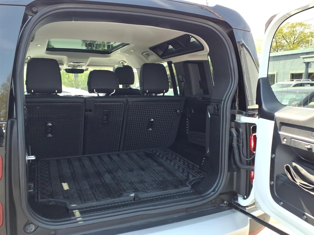 Land Rover Defender 110 SE AWD 2023