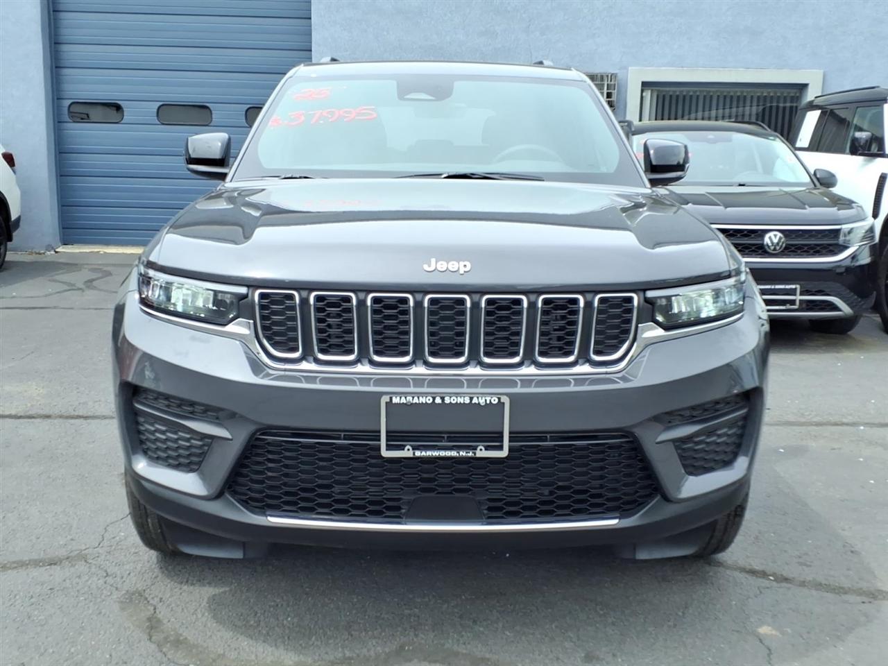 Jeep Grand Cherokee Laredo X 4x4 2025