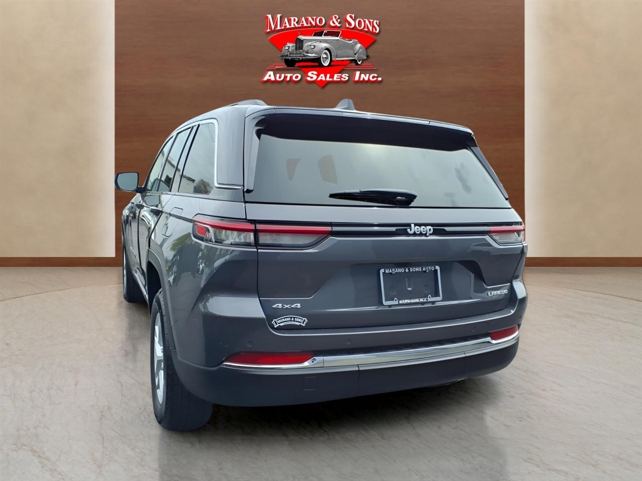 Jeep Grand Cherokee Laredo X 4x4 2025