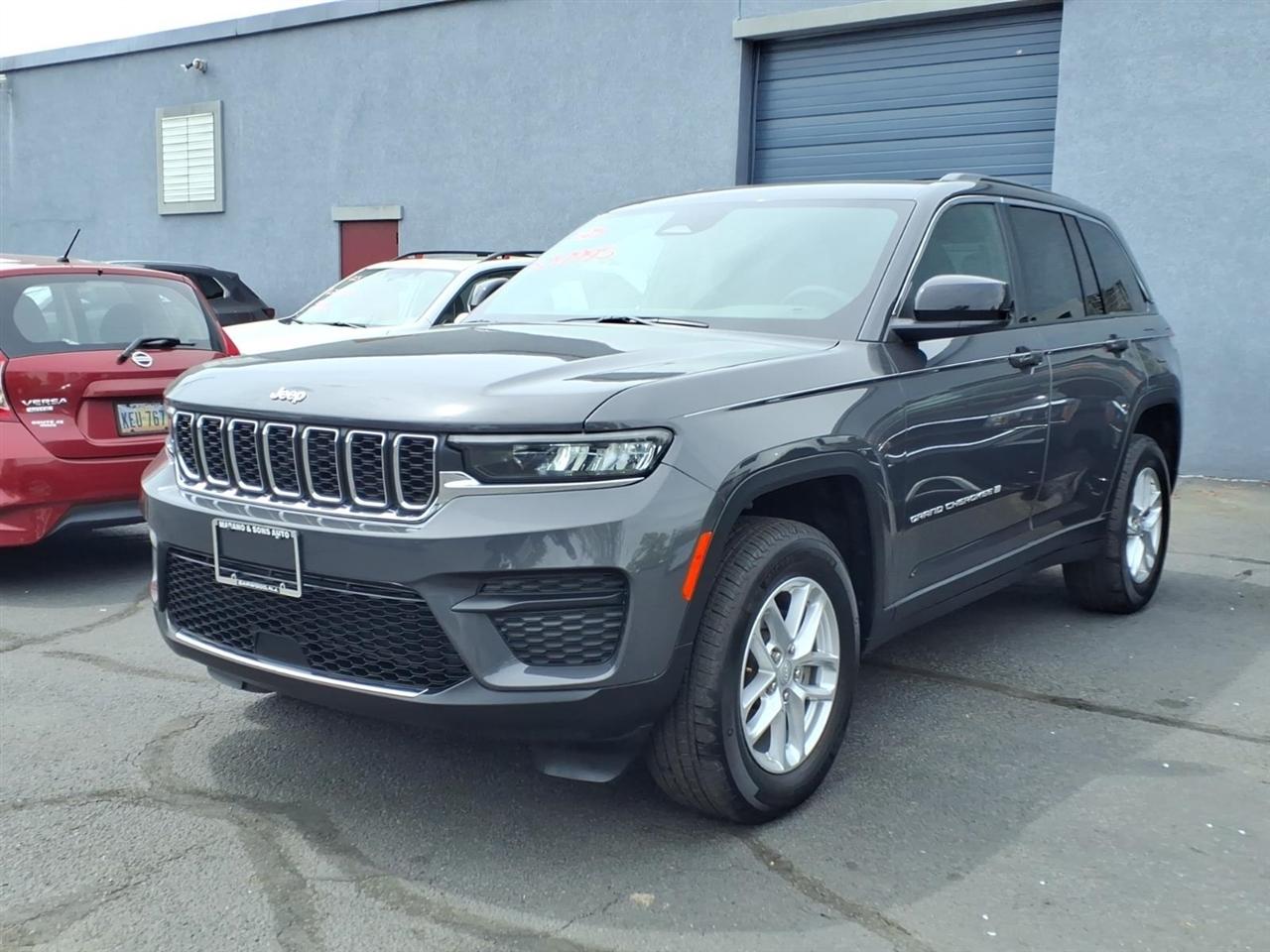 2025 Jeep Grand Cherokee Laredo X 4x4