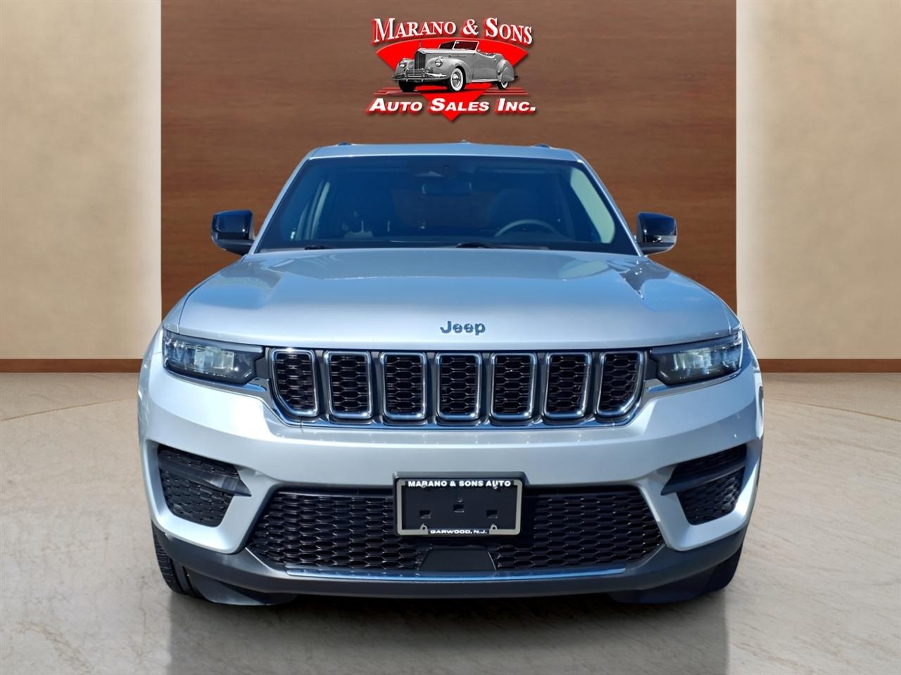 Jeep Grand Cherokee Laredo 4x4 2023