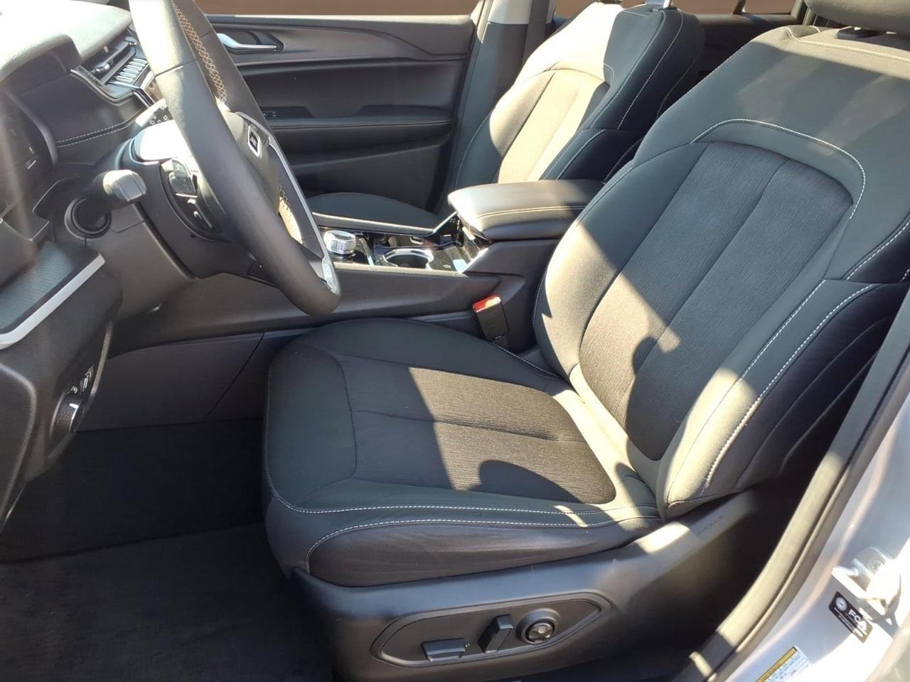 Jeep Grand Cherokee Laredo 4x4 2023